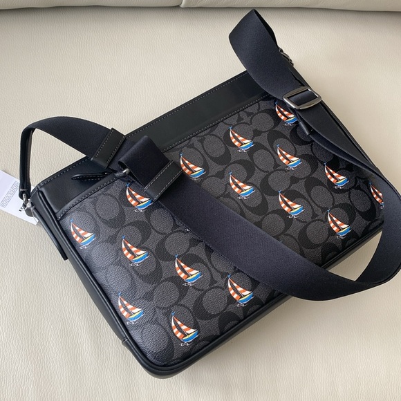 Coach Messenger bag In Signature Canvas with Sailboat accents - Picture 7 of 7